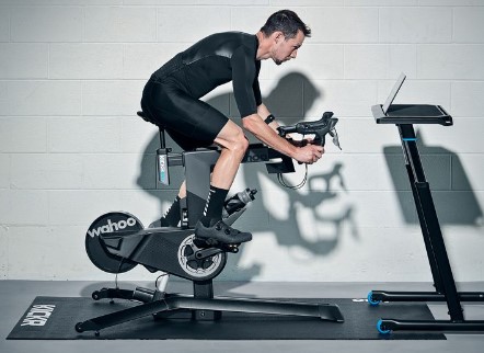 Zwift training wahoo kickr bike