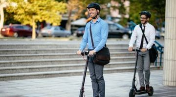 moet-je-een-helm-dragen-op-een-elektrische-step